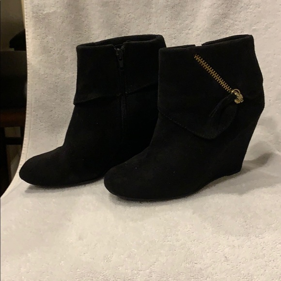 Black Suede ankle boots - Picture 1 of 3